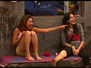 Pratyusha Banerjee feet photo 8