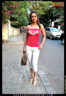 Preeti Jhangiani feet photo 8