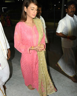Preeti Jhangiani feet photo 1