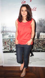 Preity G Zinta feet photo thumbnail