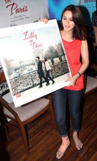 Preity G Zinta feet photo thumbnail