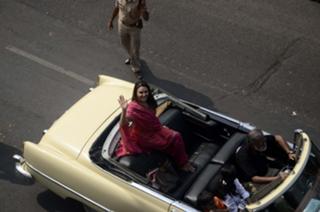 Preity G Zinta feet photo thumbnail