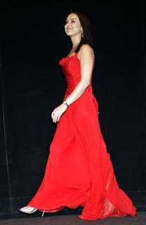Preity G Zinta feet photo thumbnail