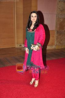 Preity G Zinta feet photo thumbnail