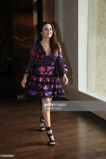Preity G Zinta feet photo thumbnail