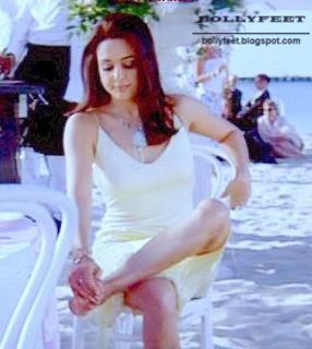 Preity G Zinta feet photo thumbnail