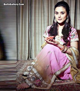 Preity G Zinta feet photo thumbnail