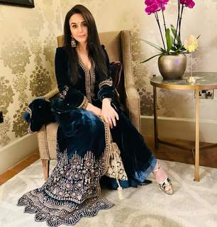Preity G Zinta feet photo thumbnail