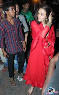 Preity G Zinta feet photo thumbnail
