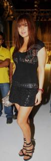 Preity G Zinta feet photo thumbnail