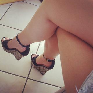 Princesa Kinder feet photo 5