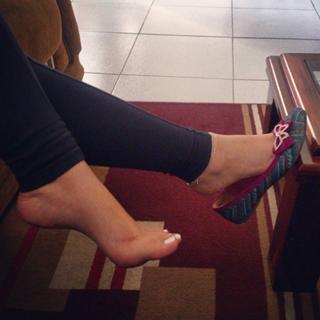 Princesa Kinder feet photo 9