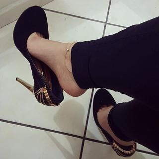 Princesa Kinder feet photo 9