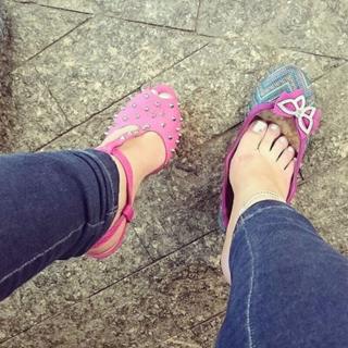 Princesa Kinder feet photo 4