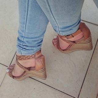 Princesa Kinder feet photo 5