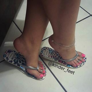 Princesa Kinder feet photo 7