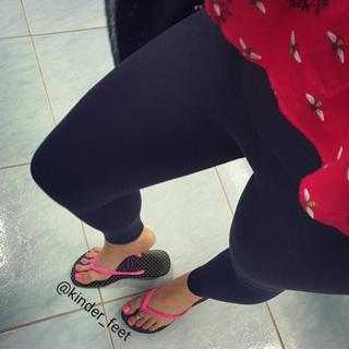Princesa Kinder feet photo 2