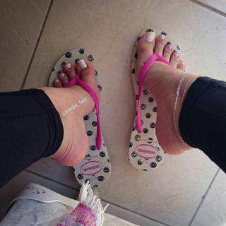 Princesa Kinder feet photo 5