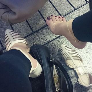 Princesa Kinder feet photo 17