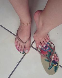 Princesa Kinder feet photo 4