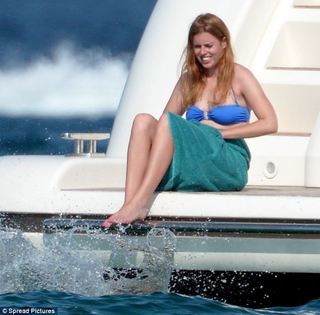 Princess Beatrice feet photo 8