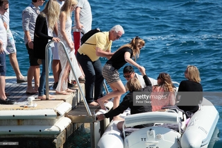Princess Beatrice feet photo 10