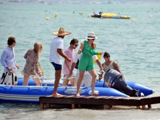 Princess Beatrice feet photo 8