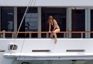 Princess Beatrice feet photo 6