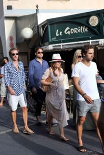 Princess Beatrice feet photo 13
