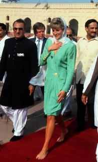 Princess Diana feet photo thumbnail