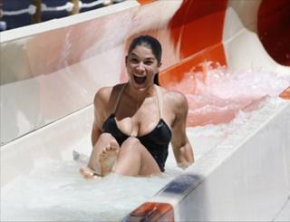 Priscila Fantin feet photo thumbnail