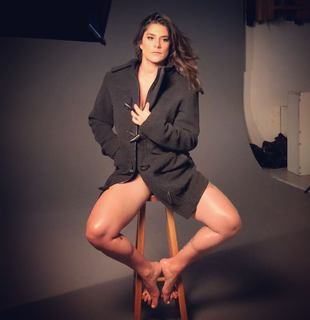 Priscila Fantin feet photo thumbnail