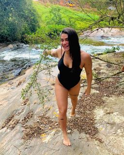 Priscila Fantin feet photo thumbnail