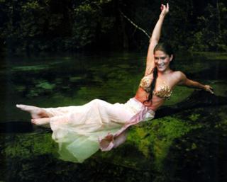 Priscila Fantin feet photo thumbnail