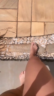 Priscila Fantin feet photo thumbnail