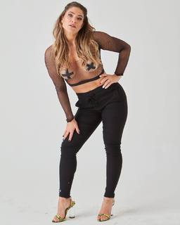 Priscila Fantin feet photo thumbnail