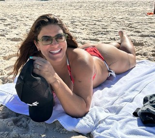 Priscila Fantin feet photo thumbnail