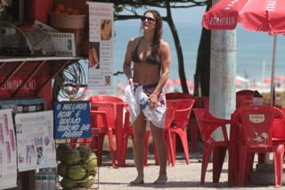 Priscila Fantin feet photo thumbnail