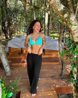 Priscilla Alcântara feet photo thumbnail