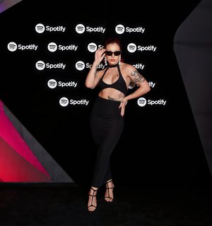 Priscilla Alcântara feet photo thumbnail