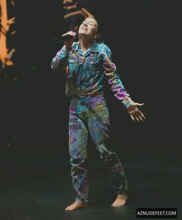 Priscilla Alcântara feet photo thumbnail