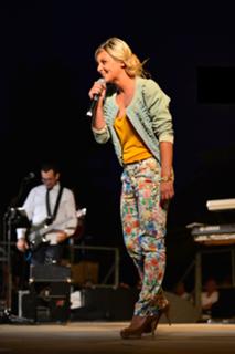 Priscilla Betti feet photo thumbnail