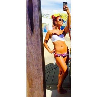 Priscilla Betti feet photo thumbnail