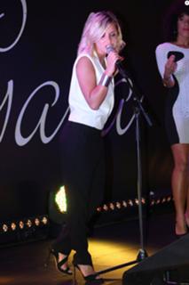 Priscilla Betti feet photo thumbnail