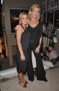 Priscilla Betti feet photo thumbnail