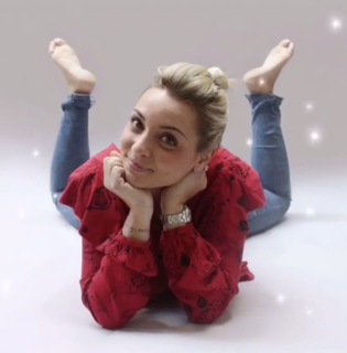 Priscilla Betti feet photo thumbnail