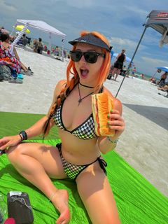 Priscilla Kelly feet photo thumbnail