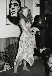 Priscilla Presley feet photo thumbnail