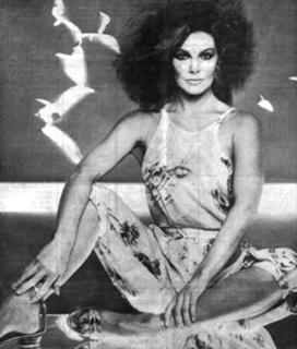 Priscilla Presley feet photo thumbnail