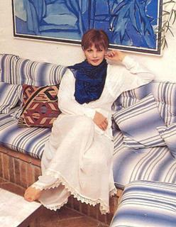 Priscilla Presley feet photo thumbnail
